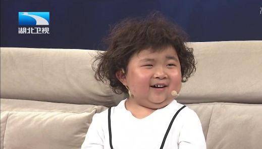 
李欣蕊：坐拥6百万粉丝 聊到孟非无话可说 年事虽小但履历感人|爱游戏（ayx）中国官方网站(图2)