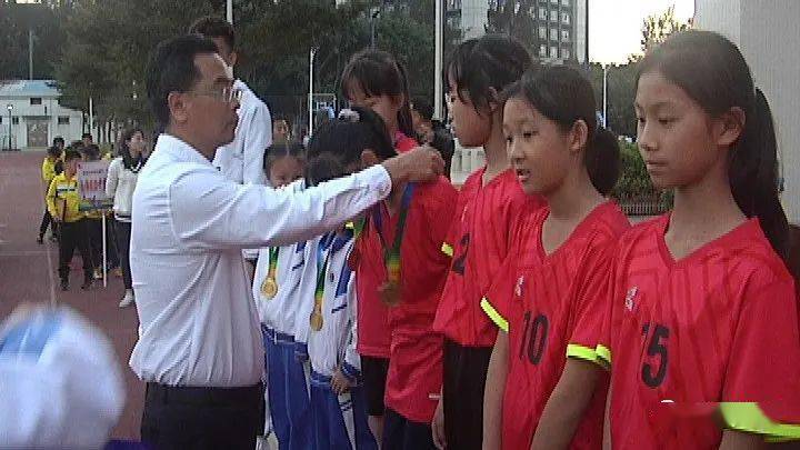 
桂城中小学足球联赛  映月中学获双料冠军‘ayx官方网站’(图4)