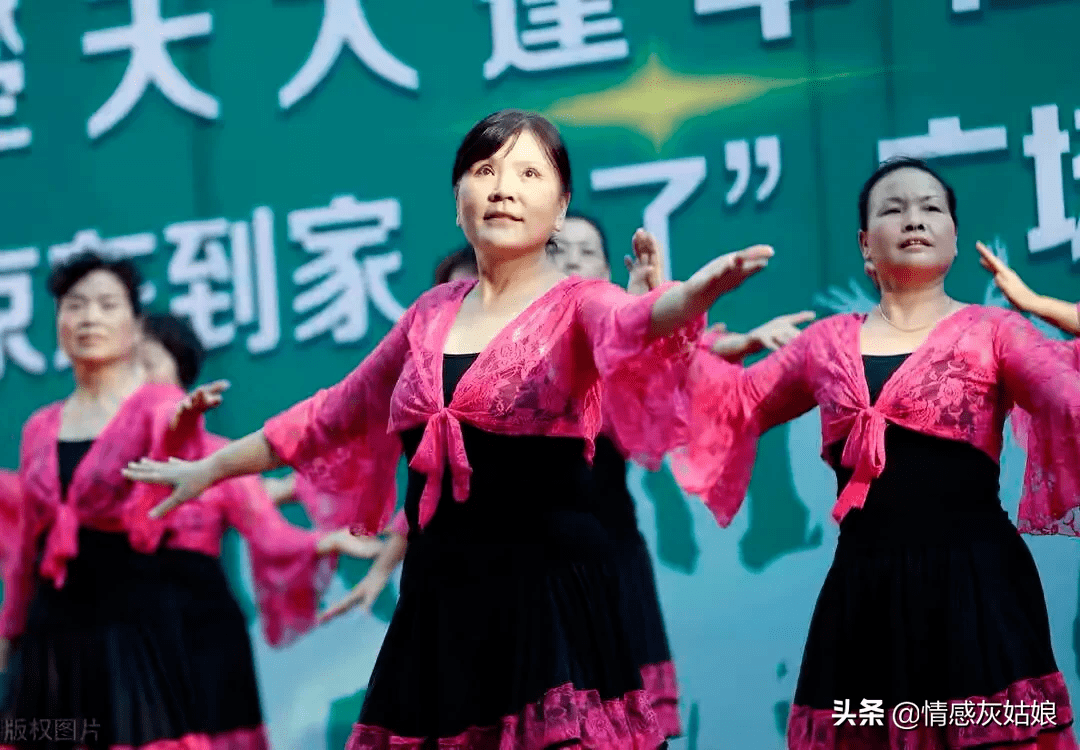 
为何要规劝已婚女人 不要着迷广场舞？3个60岁女人道出心里的痛【ayx官网】(图4)