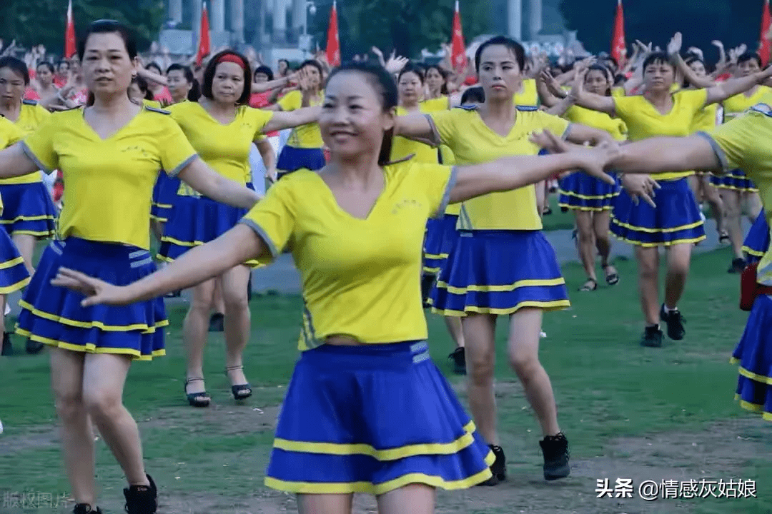 
为何要规劝已婚女人 不要着迷广场舞？3个60岁女人道出心里的痛【ayx官网】(图6)