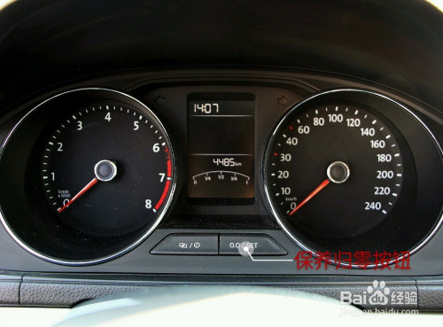 ayx官网_国门女神竟是摇滚青年 化淡妆训练+打鼓组乐队