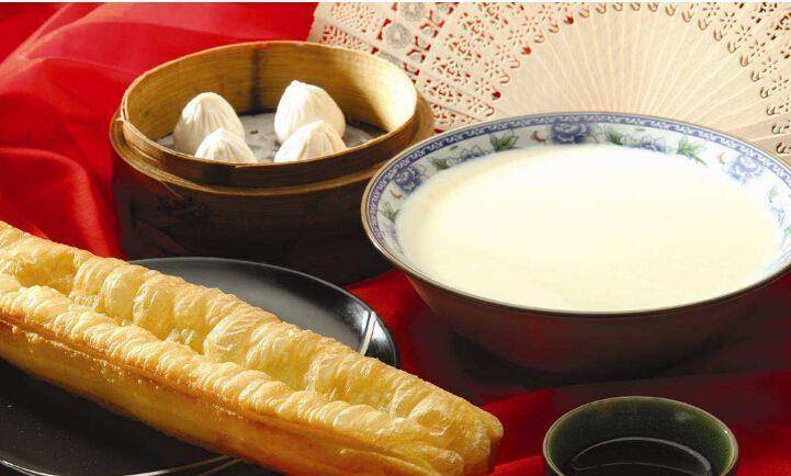 爱游戏（ayx）中国官方网站：
豆乳不仅营养富厚 还老小皆宜 在炎热的夏天更要喝豆乳哦！(图5)