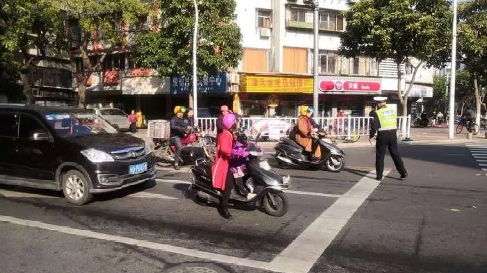 ayx官方网站|
脸上胶原卵白为什么消失的那么快?(图4) ayx官网