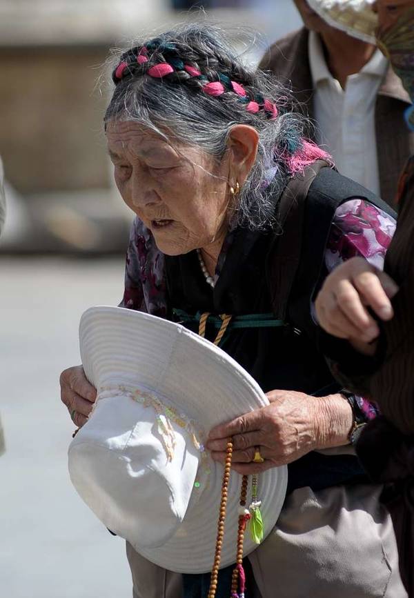 柯洁大战AlphaGo第三局：柯洁顽强抢空局面变复杂“ayx官网”