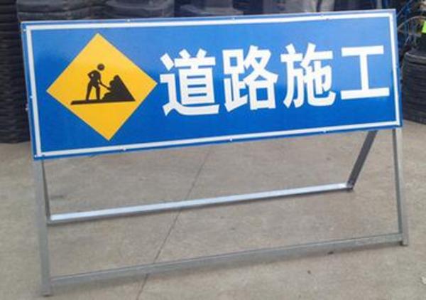 拜仁球迷客场支持球队：穿越欧洲，只为和你在一起‘ayx官网’