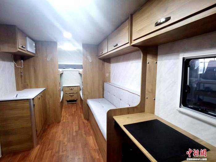 改善户外事情情况 迷野警务执勤房车支援抗疫前线|ayx官方网站(图4)
改善户外事情情况 迷野警务执勤房车支援抗疫前线|ayx官方网站(图4)