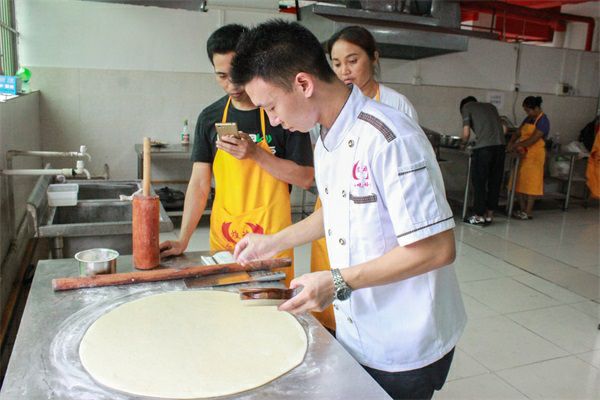 “爱游戏(ayx)中国官方网站”作死!博格巴手球,曼联1-1西汉姆联(图2) 爱游戏(ayx)中国官方网站