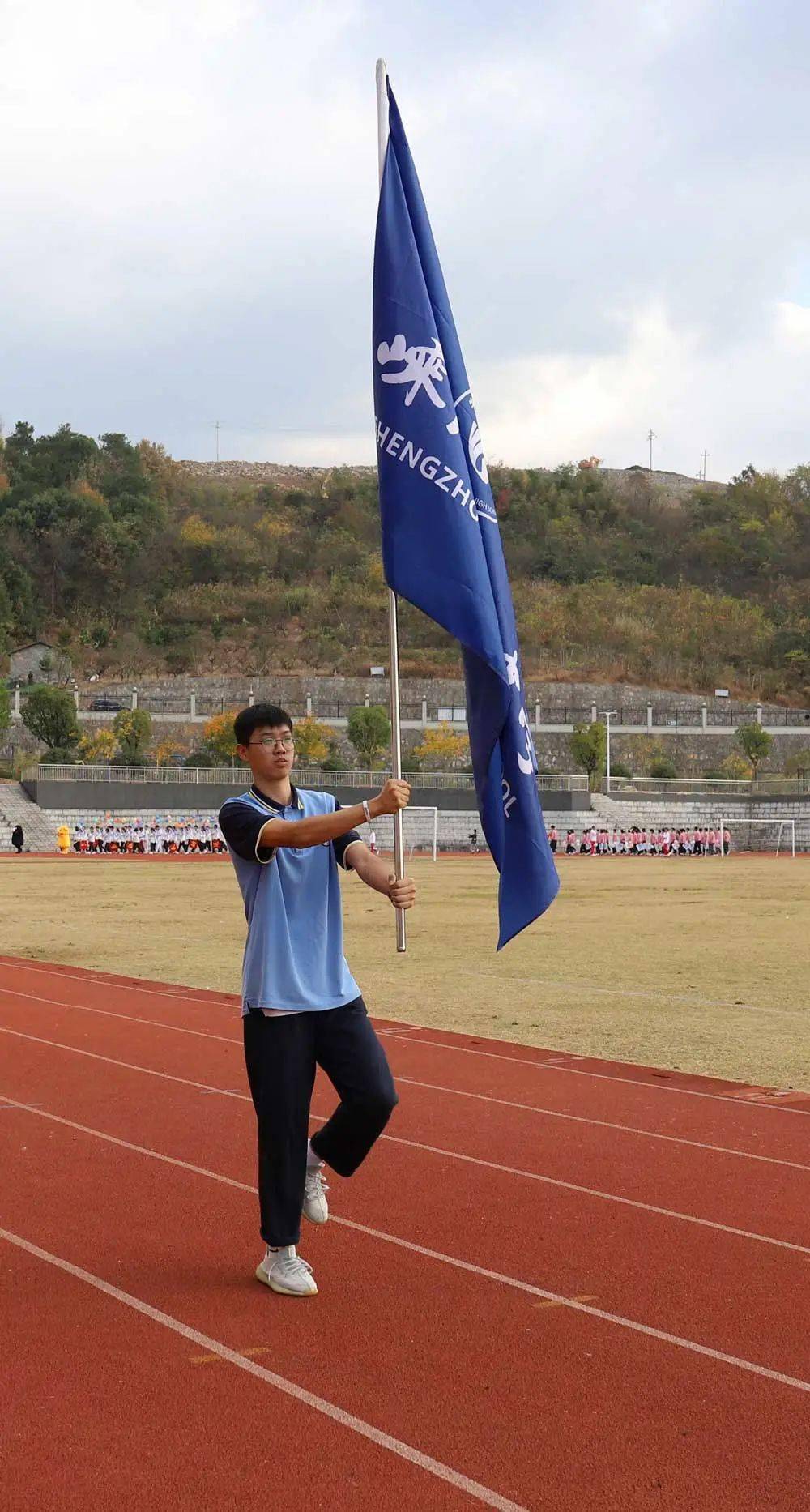 ayx官方网站:
居然另有这样的角逐项目 嵊高第五届体育节亮了!(图10) ayx官方网站:
居然另有这样的角逐项目 嵊高第五届体育节亮了!(图10)