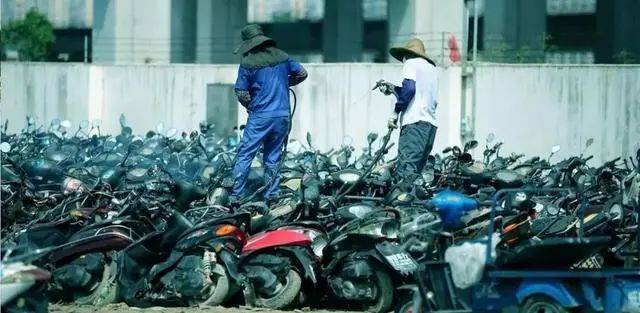 ‘ayx官网’
报废摩托销毁!摩托车报废年限何时取消?(图4) ‘ayx官网’
报废摩托销毁!摩托车报废年限何时取消?(图4)