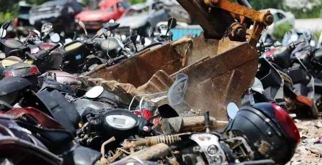 ‘ayx官网’
报废摩托销毁!摩托车报废年限何时取消?(图13) ‘ayx官网’
报废摩托销毁!摩托车报废年限何时取消?(图13)