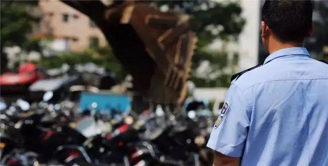 ‘ayx官网’
报废摩托销毁!摩托车报废年限何时取消?(图16) ‘ayx官网’
报废摩托销毁!摩托车报废年限何时取消?(图16)