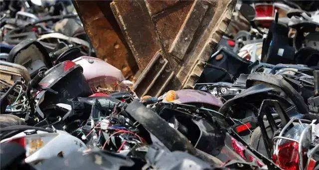 ‘ayx官网’
报废摩托销毁!摩托车报废年限何时取消?(图22) ‘ayx官网’
报废摩托销毁!摩托车报废年限何时取消?(图22)