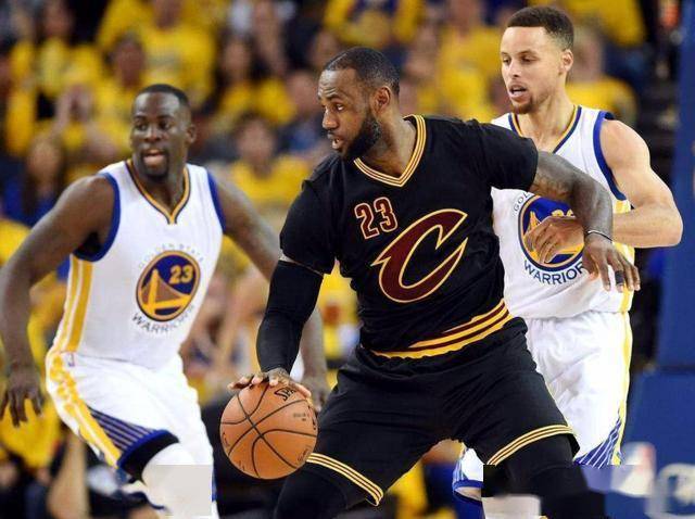 爱游戏(ayx)中国官方网站|
新赛季现在保持不败的五支球队 没有一支球队是夺冠热门球队(图3) 爱游戏(ayx)中国官方网站|
新赛季现在保持不败的五支球队 没有一支球队是夺冠热门球队(图3)